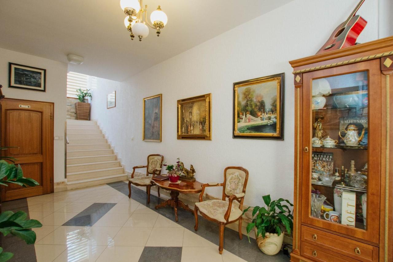 Hotel Vila Tina Arbanija Dış mekan fotoğraf