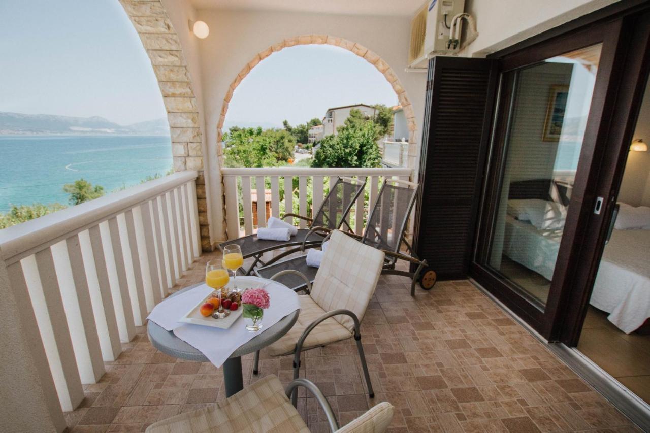 Hotel Vila Tina Arbanija Dış mekan fotoğraf