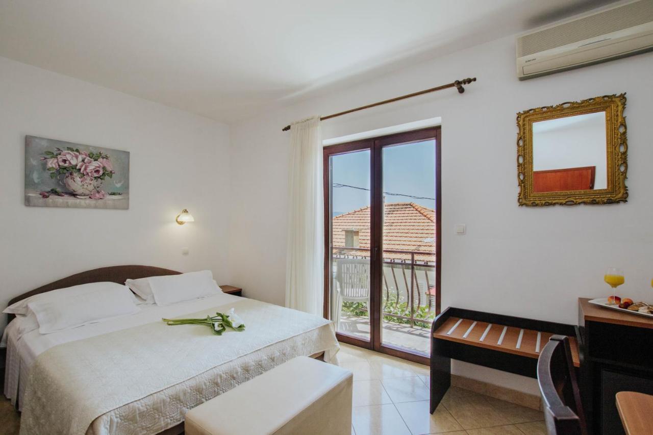 Hotel Vila Tina Arbanija Dış mekan fotoğraf