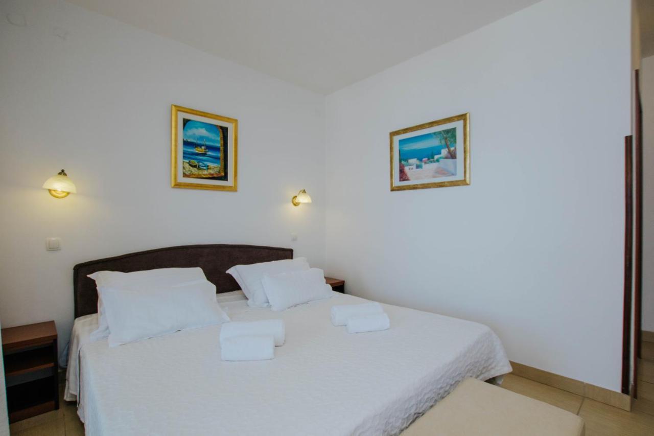 Hotel Vila Tina Arbanija Dış mekan fotoğraf