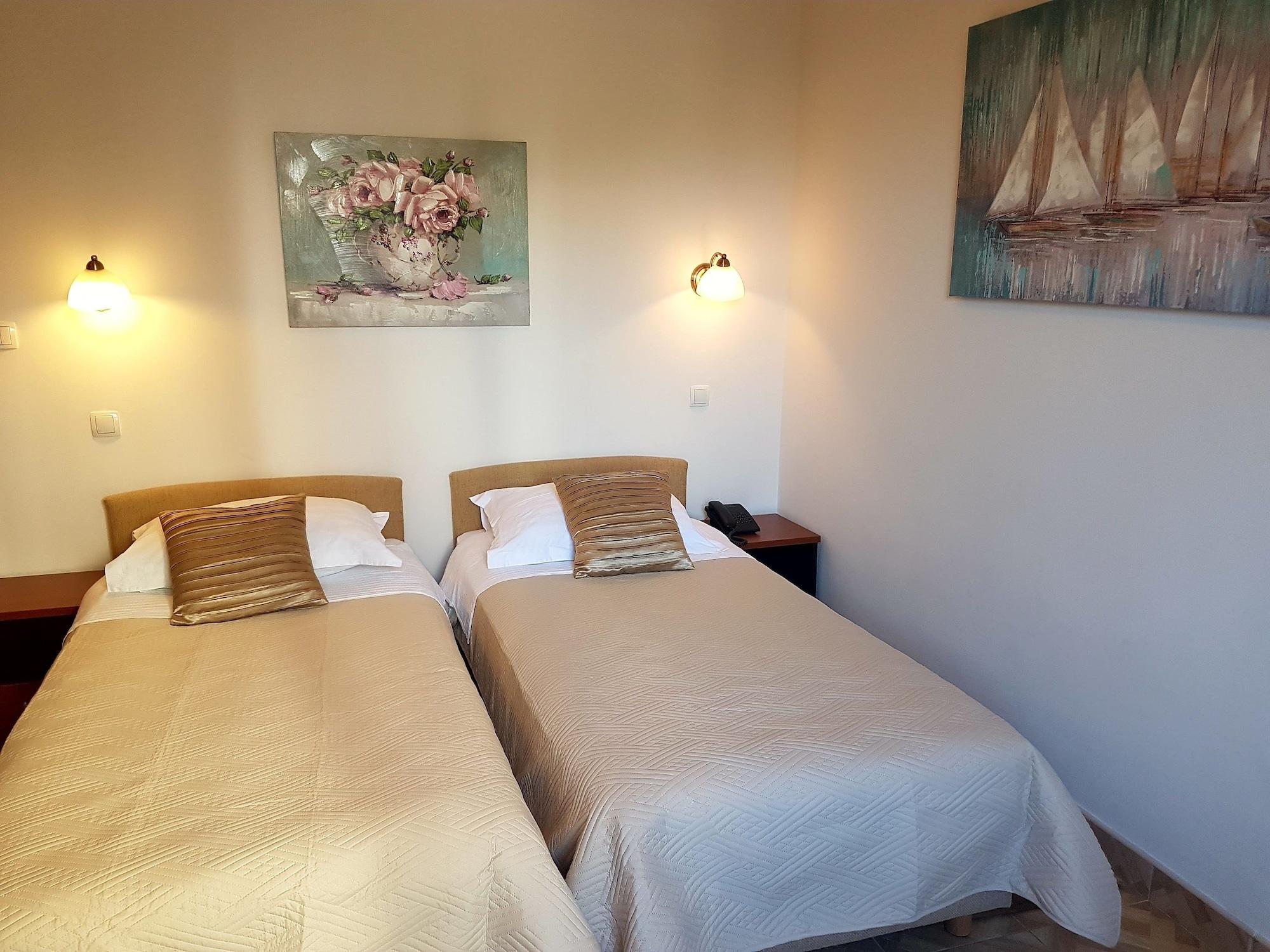 Hotel Vila Tina Arbanija Dış mekan fotoğraf