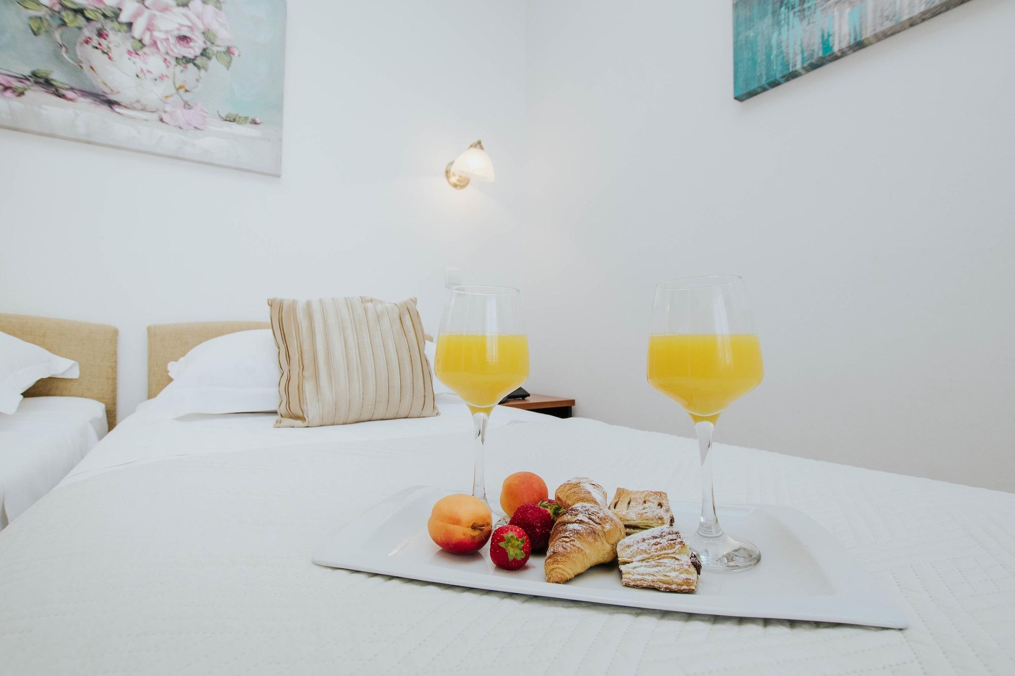 Hotel Vila Tina Arbanija Dış mekan fotoğraf