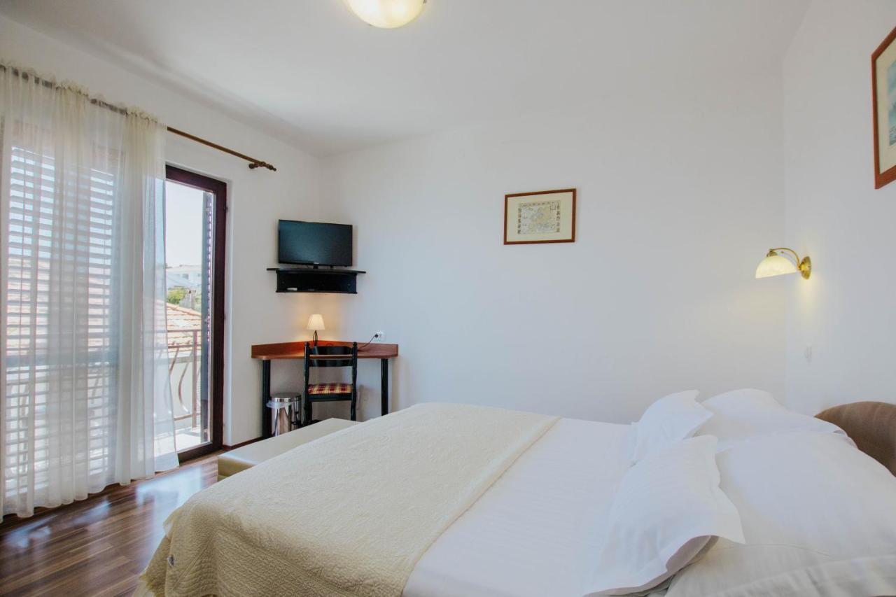 Hotel Vila Tina Trogir Dış mekan fotoğraf