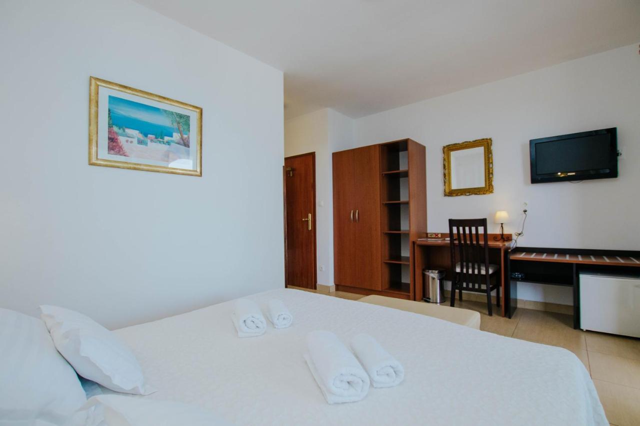 Hotel Vila Tina Arbanija Dış mekan fotoğraf