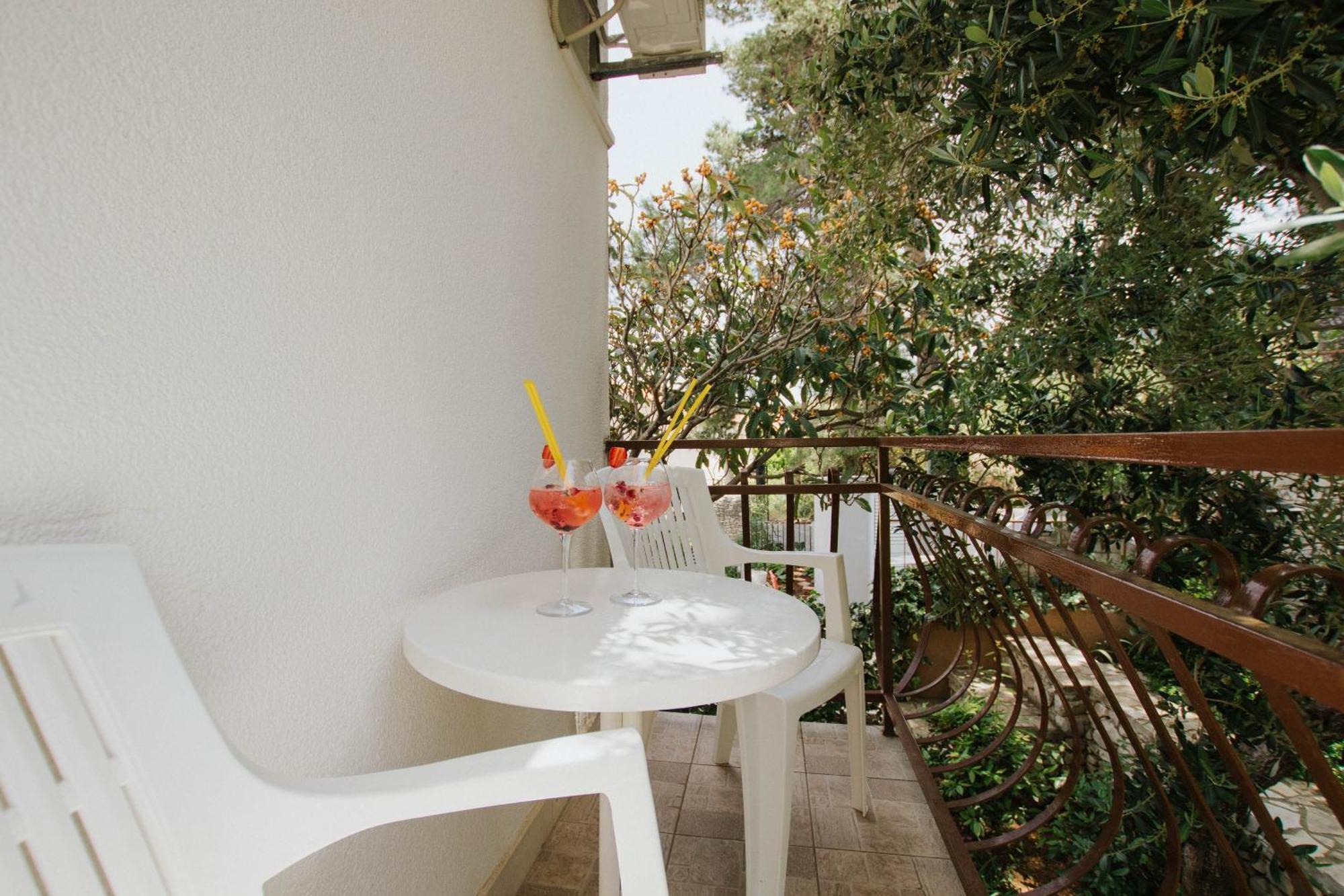 Hotel Vila Tina Arbanija Dış mekan fotoğraf