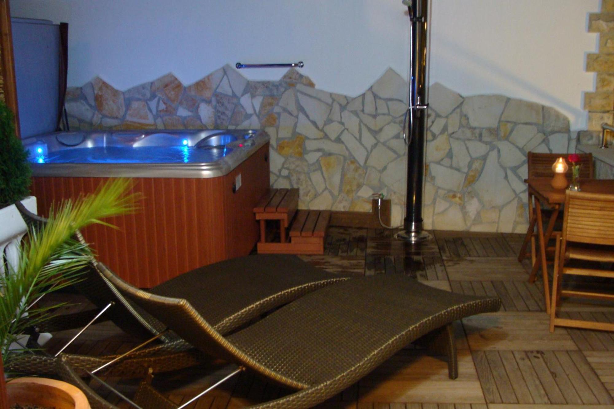 Hotel Vila Tina Arbanija Dış mekan fotoğraf