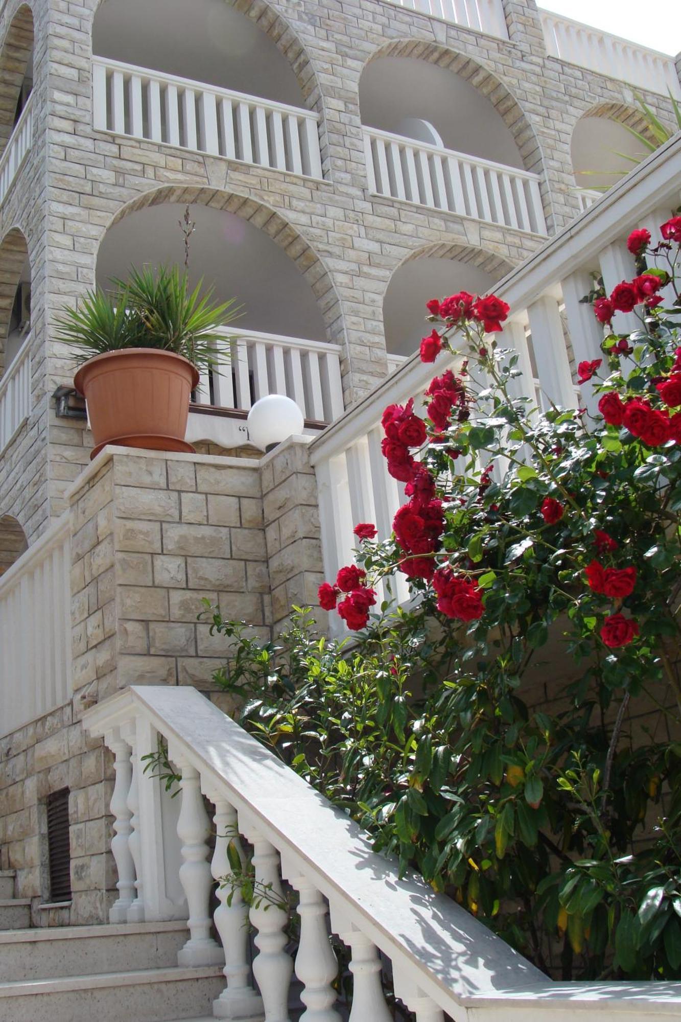 Hotel Vila Tina Arbanija Dış mekan fotoğraf