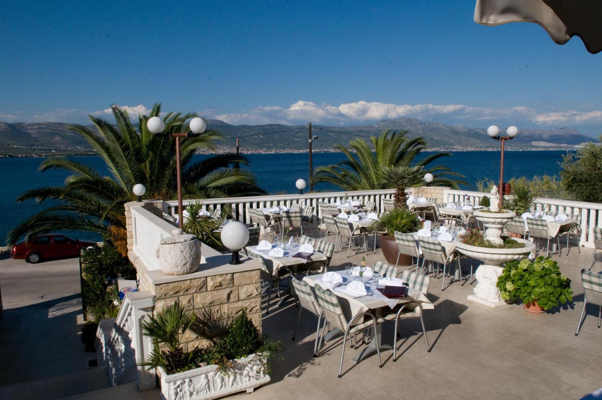 Hotel Vila Tina Arbanija Dış mekan fotoğraf