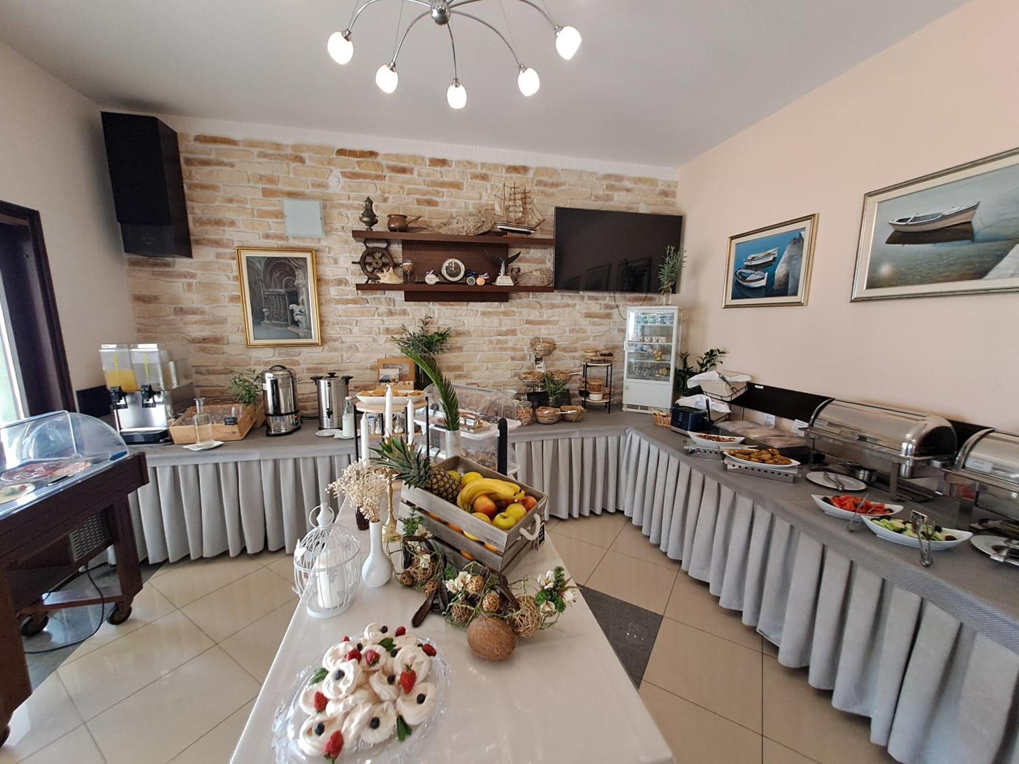 Hotel Vila Tina Arbanija Dış mekan fotoğraf