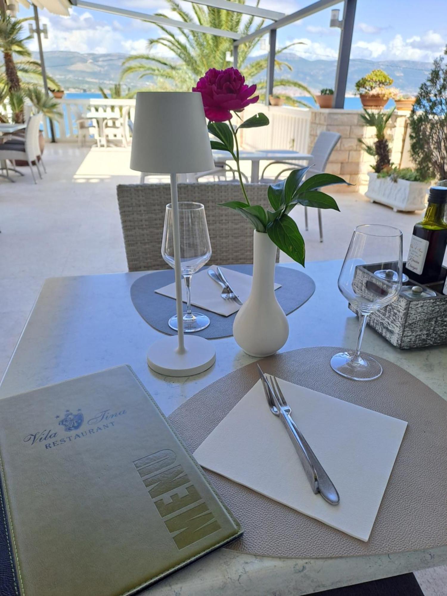 Hotel Vila Tina Arbanija Dış mekan fotoğraf