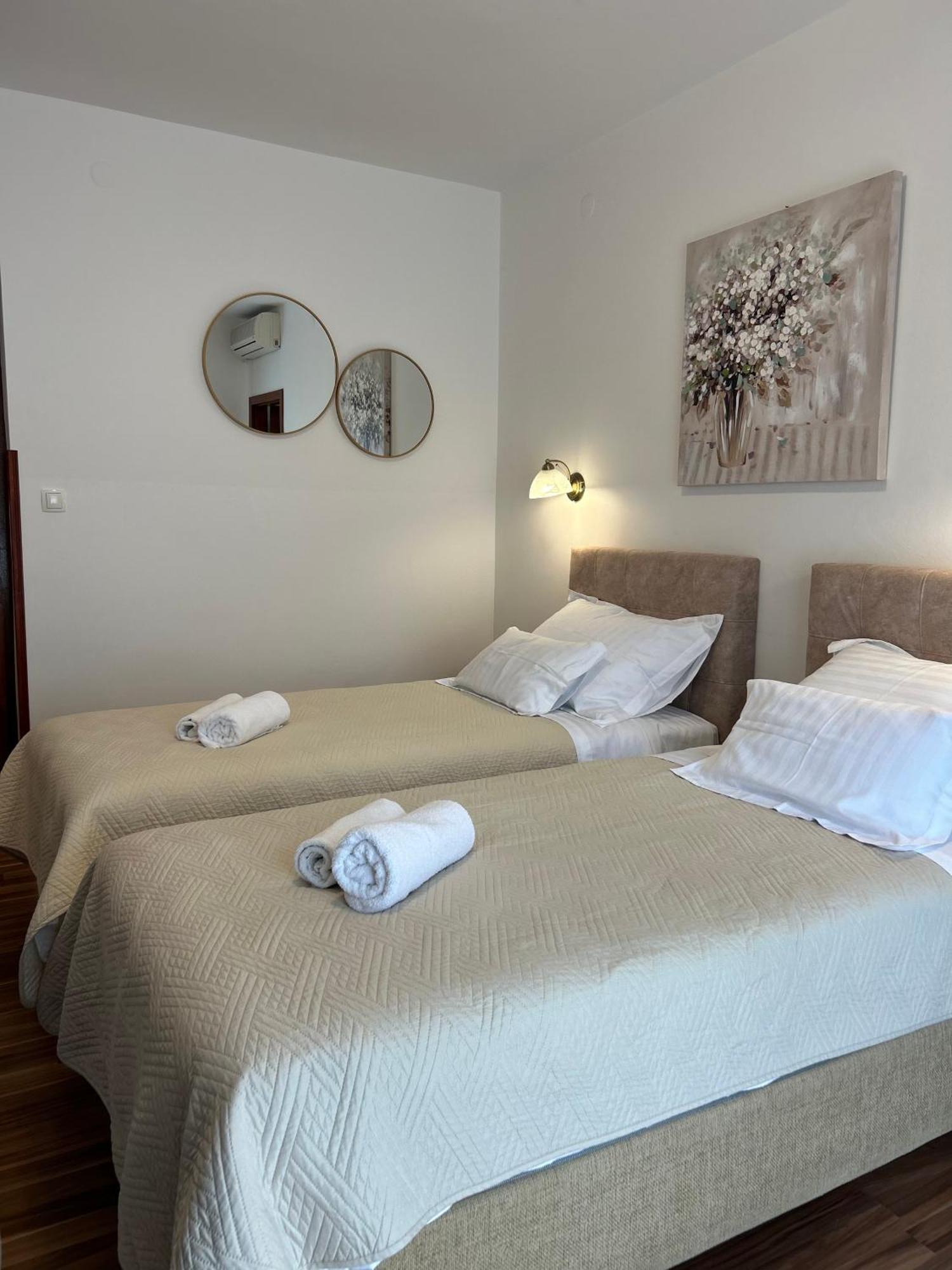 Hotel Vila Tina Arbanija Dış mekan fotoğraf