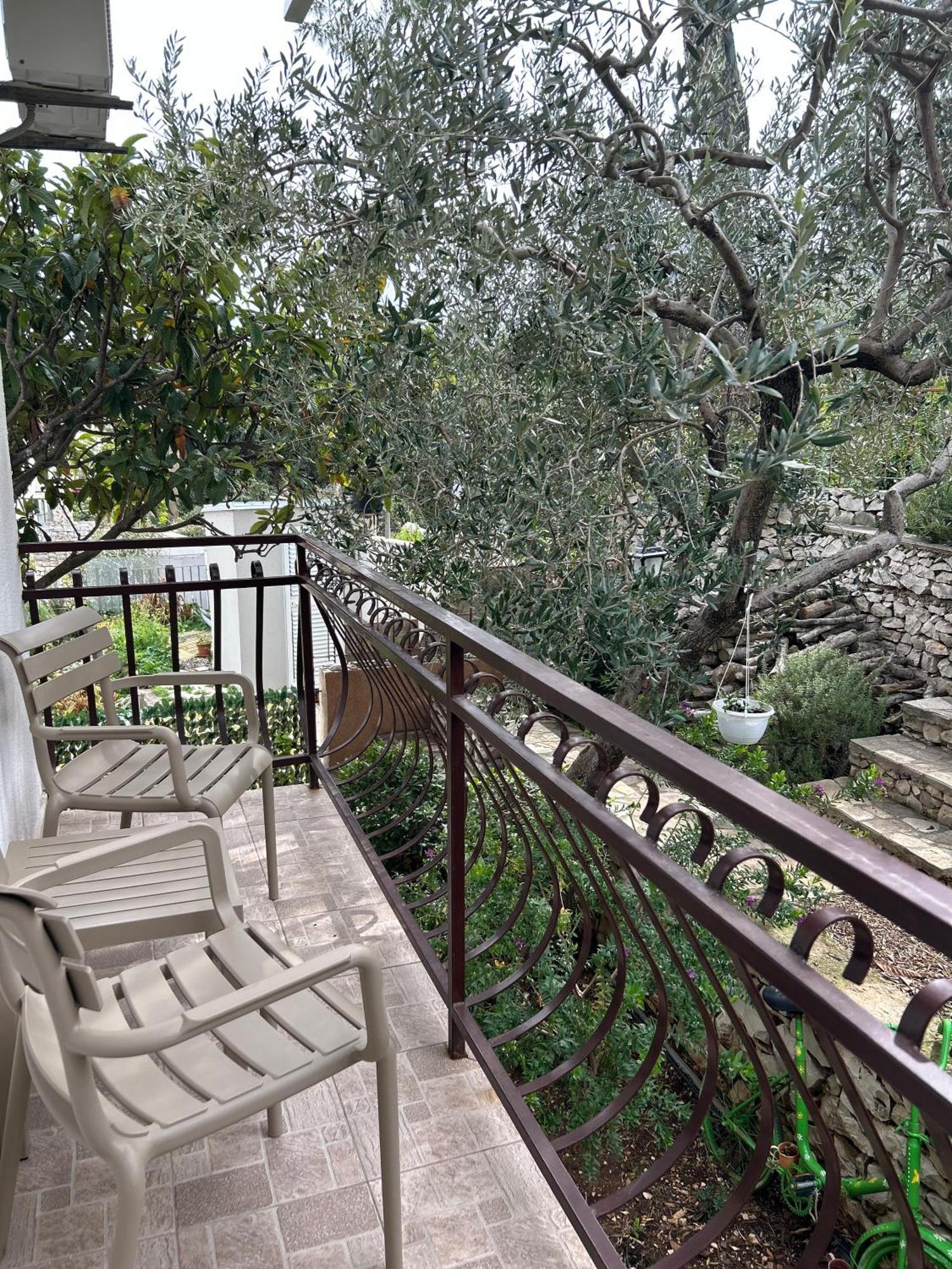 Hotel Vila Tina Arbanija Dış mekan fotoğraf