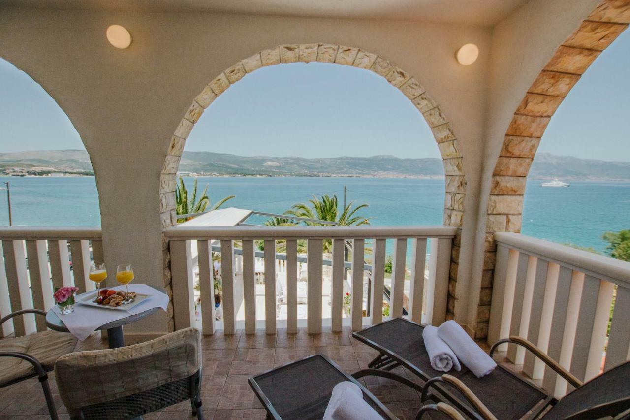 Hotel Vila Tina Arbanija Dış mekan fotoğraf