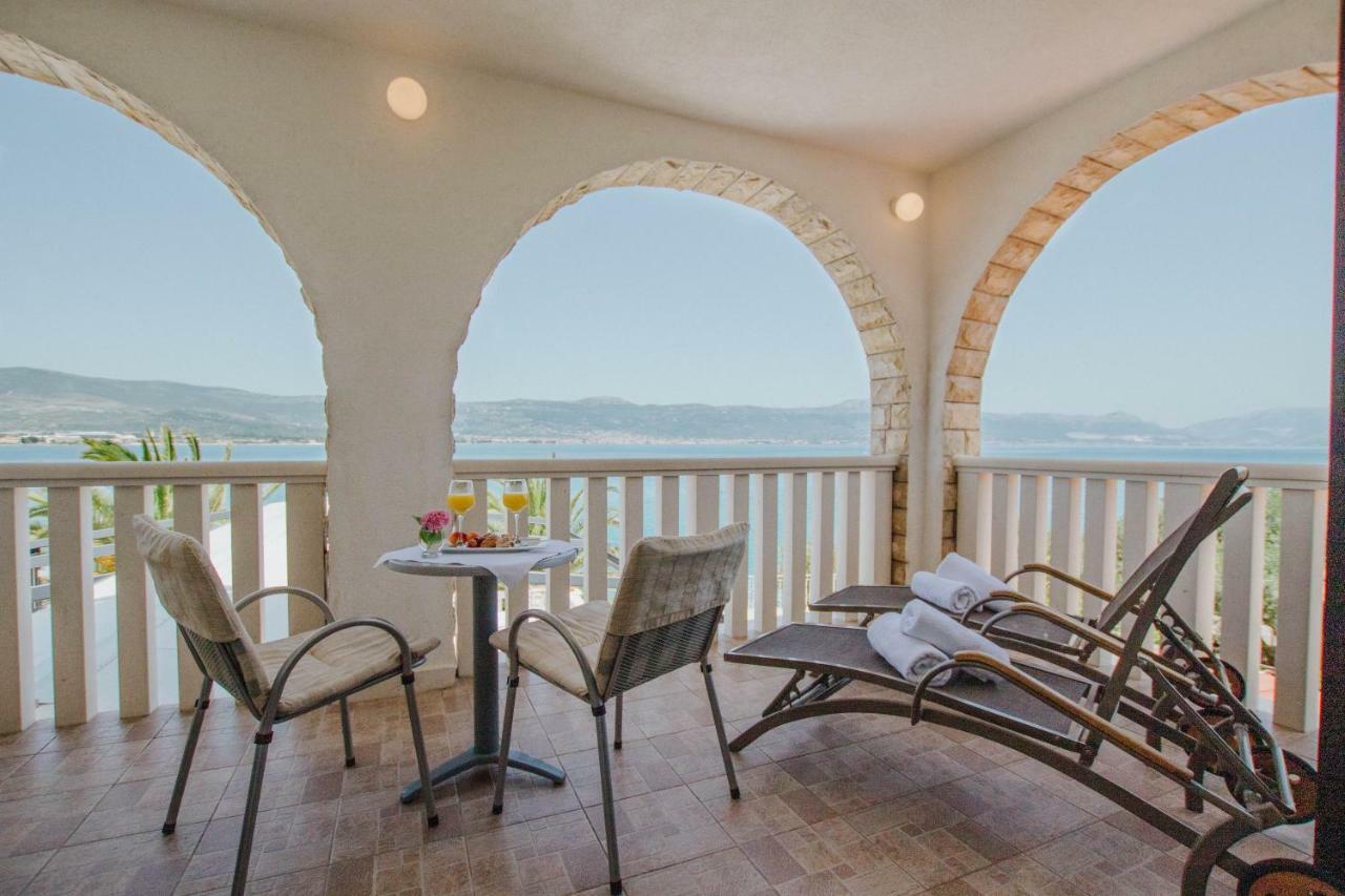 Hotel Vila Tina Arbanija Dış mekan fotoğraf