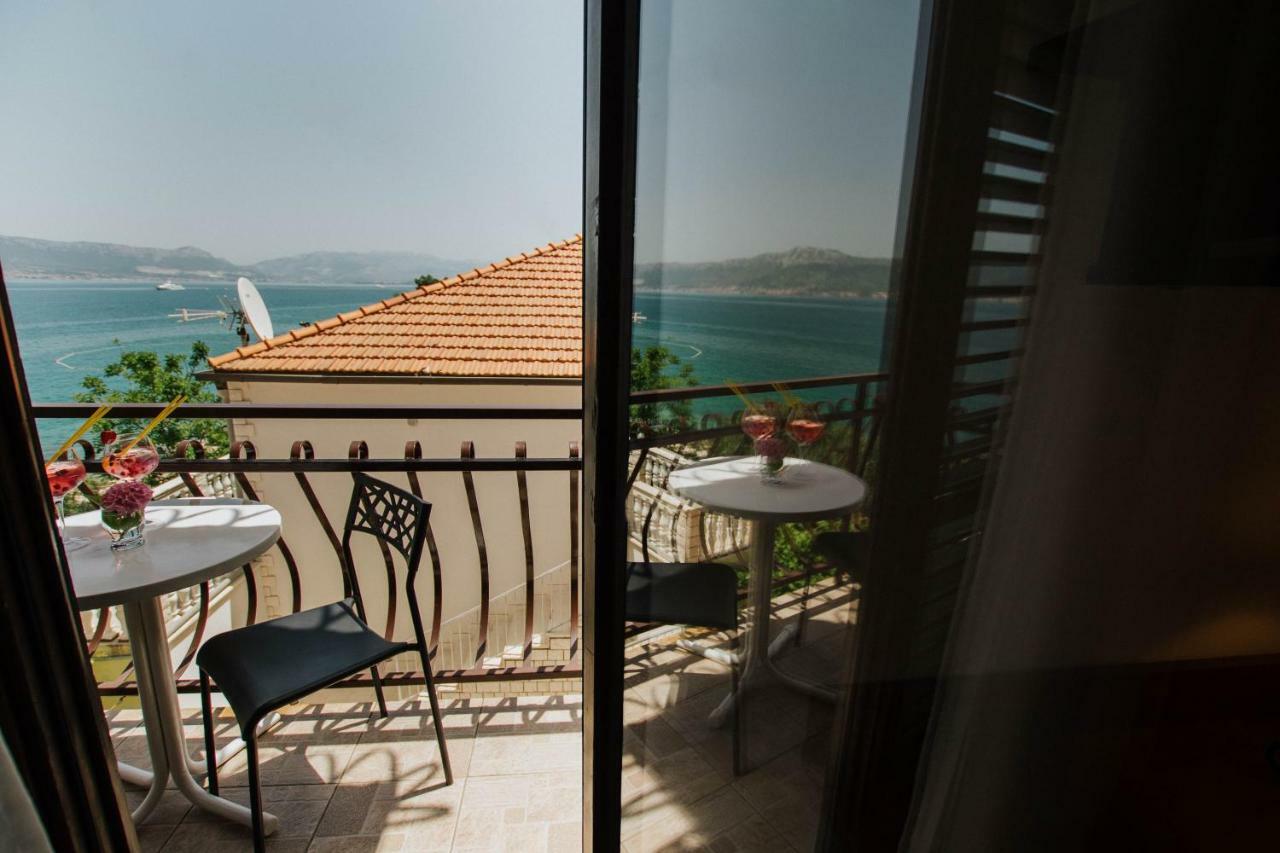 Hotel Vila Tina Arbanija Dış mekan fotoğraf