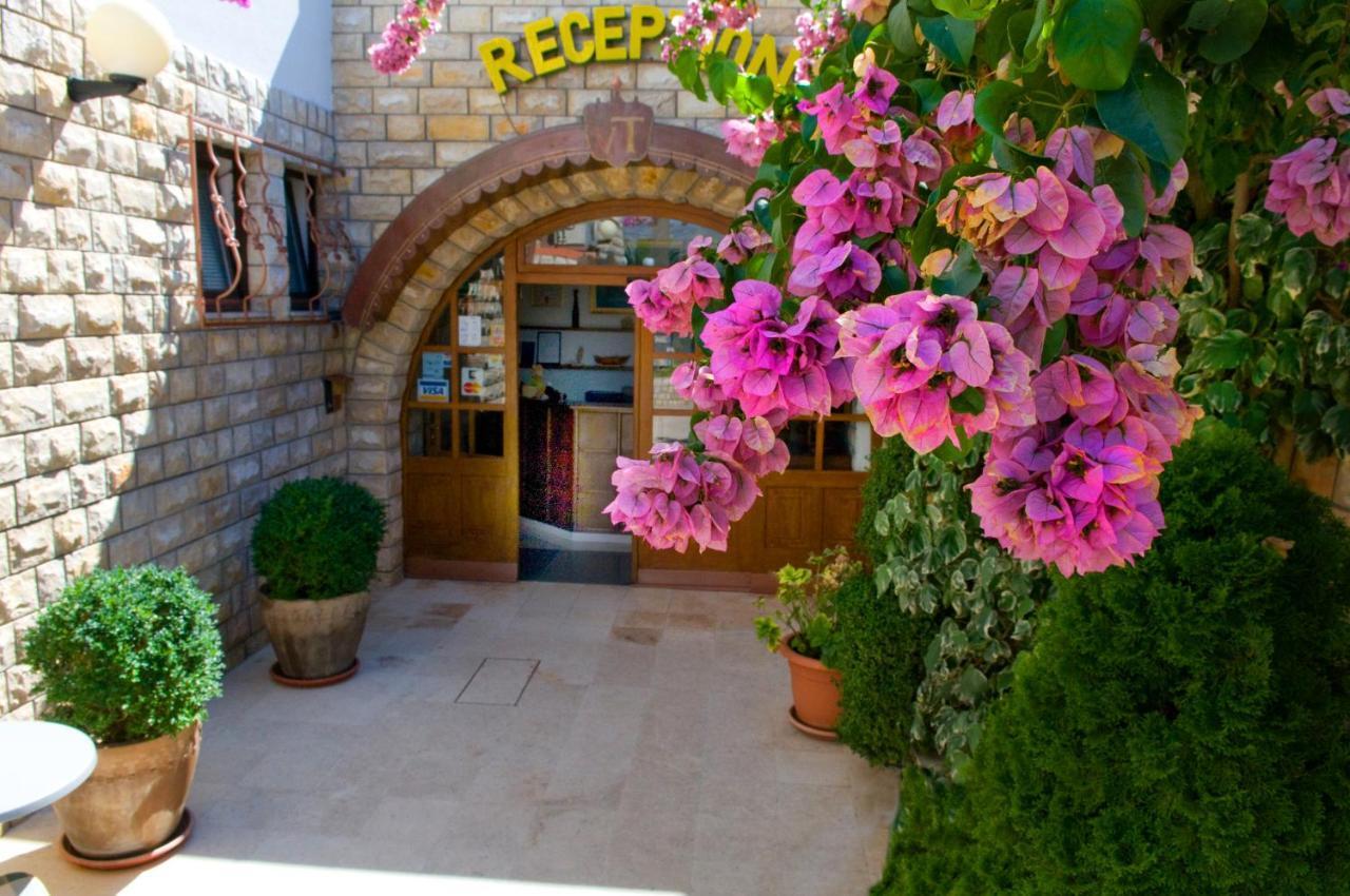 Hotel Vila Tina Arbanija Dış mekan fotoğraf